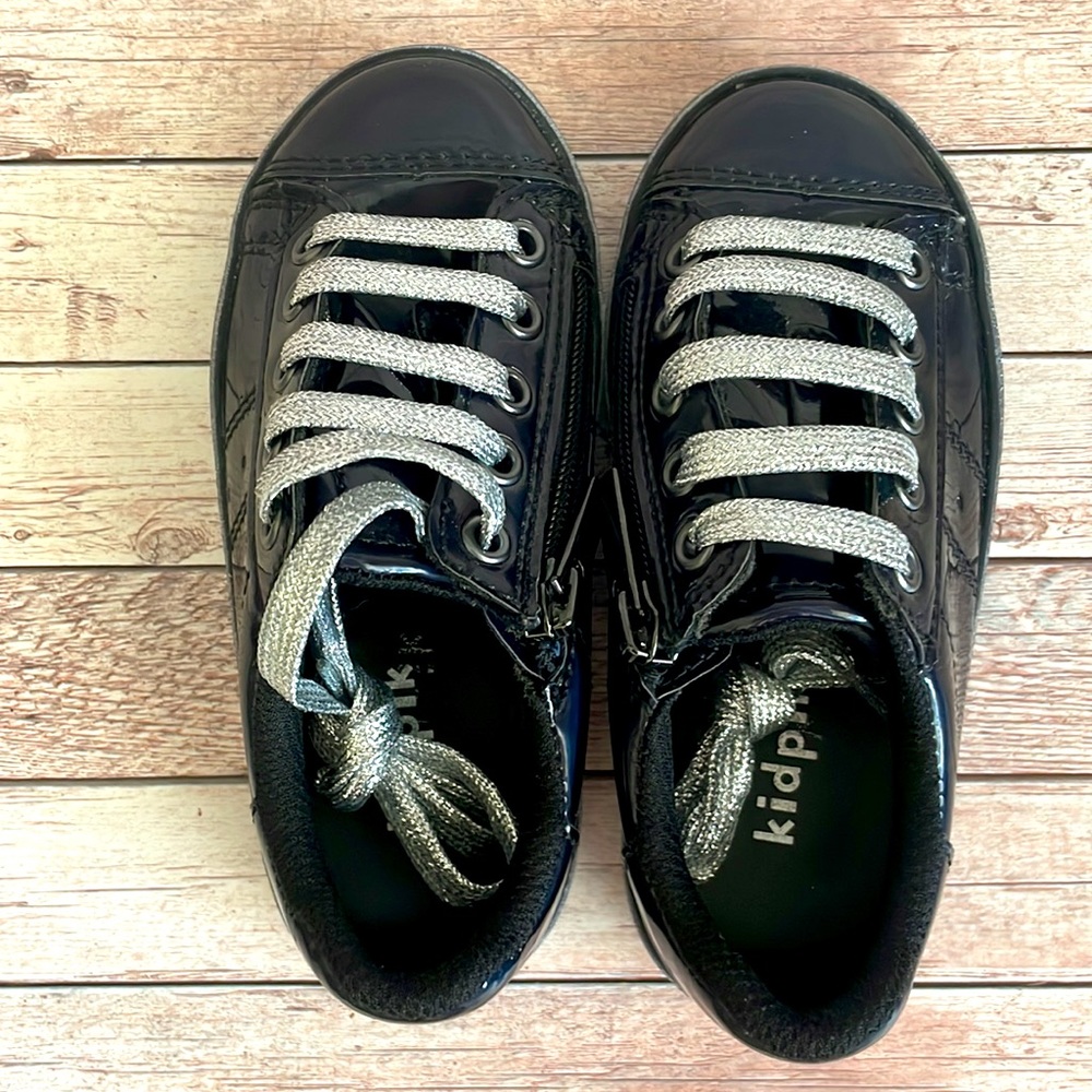 Kidpik patent black/silver sparkly casual lace up zippered shoes size 9 EUC - Picture 4 of 8